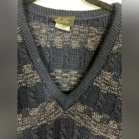 Vintage Eaton Cosby v neck pure wool knit  sweater Sz 44 - Picture 4 of 10